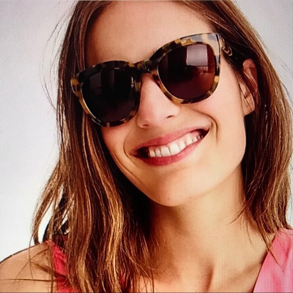 🕶 Oversize Tortoise Sunglasses 🕶 - Picture 9 of 9